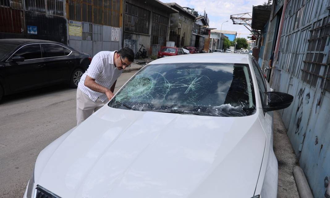 Konya'da bir kişi komşusunun aracını parçaladı! İşte sebebi ve milyonluk aracın zararı 1